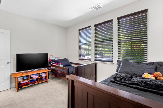 9850 Bobcat Court, Gilroy CA: https://media.crmls.org/mediaz/e843abe0-3283-4208-baa1-922d374b6b49.jpg