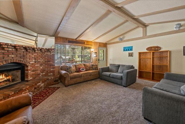 1093 Snow Ridge Road, Big Bear CA: https://media.crmls.org/mediaz/e843c862-fef8-4048-adad-f1c7c2bacb70.jpg