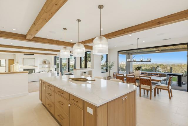 Detail Gallery Image 20 of 72 For 8341 La Jolla Scenic Dr, La Jolla,  CA 92037 - 5 Beds | 5/1 Baths