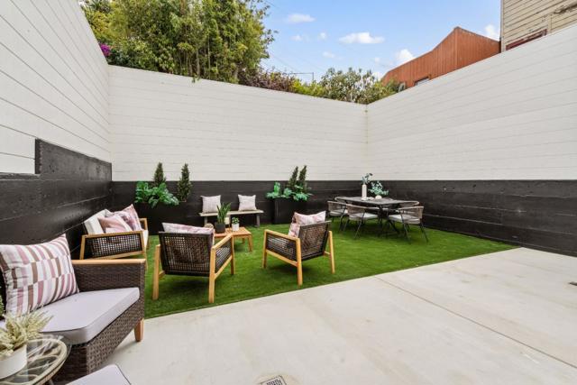 17 30th Street, San Francisco CA: https://media.crmls.org/mediaz/e8444c9e-3d26-4c9d-bb3e-1348d2653ac1.jpg