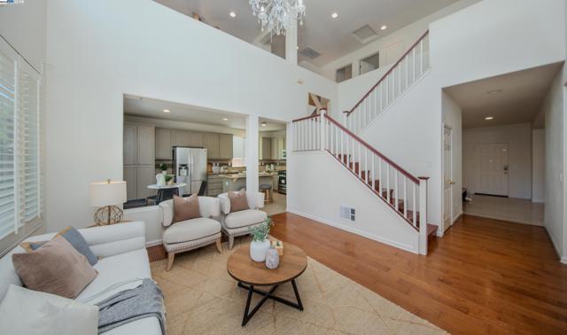 555 Centre Court Dr, Tracy CA: https://media.crmls.org/mediaz/e844882b-6b6d-4a5e-8b14-8167fbf0d632.jpg