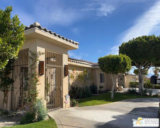 3116 E Via Escuela, Palm Springs CA: https://media.crmls.org/mediaz/e844a3da-c0f3-467a-ba72-37cbe6a51022.jpg