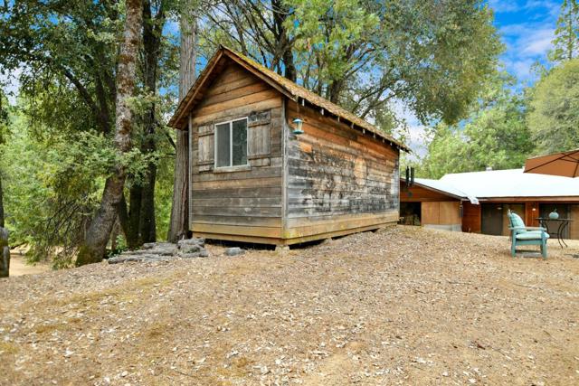 17533 Humbug Creek Road, Glencoe CA: https://media.crmls.org/mediaz/e844aab6-d43d-45dd-9abd-390f13f58871.jpg