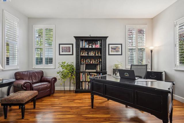 320 Oaks Bridge Pl, Pleasanton CA: https://media.crmls.org/mediaz/e844bc9f-8efd-4203-8355-52ac35a3a0f3.jpg
