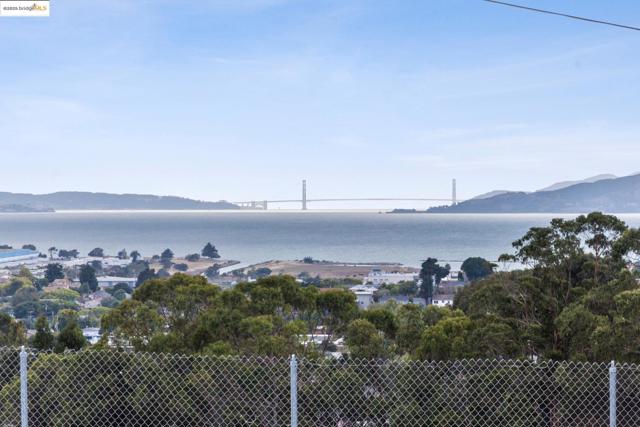 1034 Navellier St, El Cerrito CA: https://media.crmls.org/mediaz/e844dc7d-5cce-4f2f-80e2-d3aaa058fe46.jpg