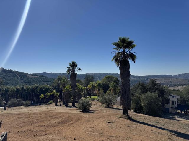 11270 San Luis Rey Dr, Valley Center CA: https://media.crmls.org/mediaz/e84587d0-a184-446b-83dd-c8d9937930f0.jpg