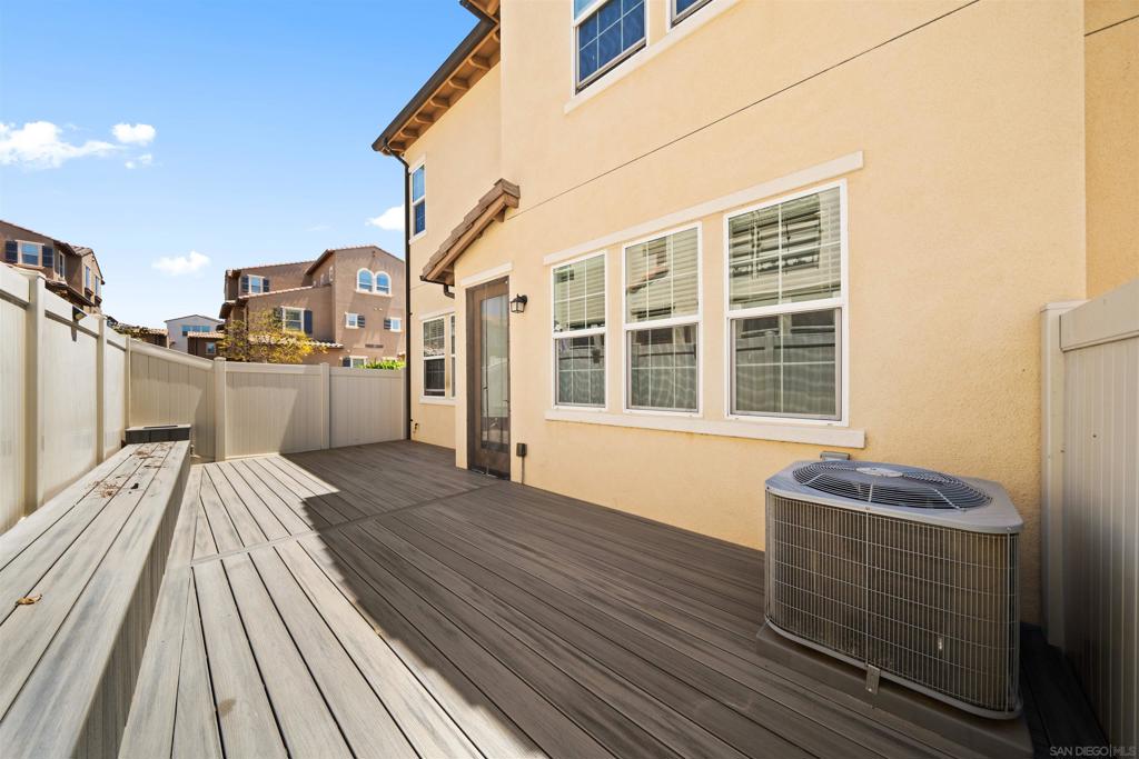 MLS #250027413SD img 18