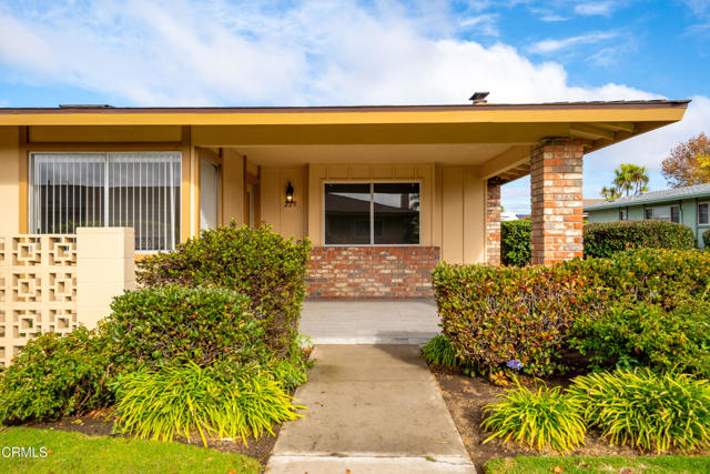 Detail Gallery Image 3 of 20 For 225 E Fiesta Gr, Port Hueneme,  CA 93041 - 2 Beds | 2 Baths
