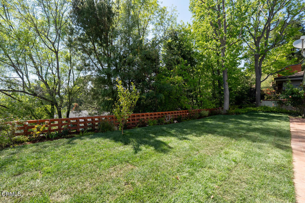 https://media.crmls.org/mediaz/e8463a67-6d02-4f7c-9881-9ba3aef82e73.jpg?preset=X-Large