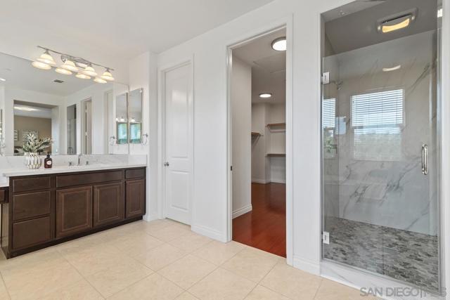 10518 Monterey Ridge Dr, San Diego CA: https://media.crmls.org/mediaz/e8473f72-9538-4d71-bbae-681a3e1a27cc.jpg