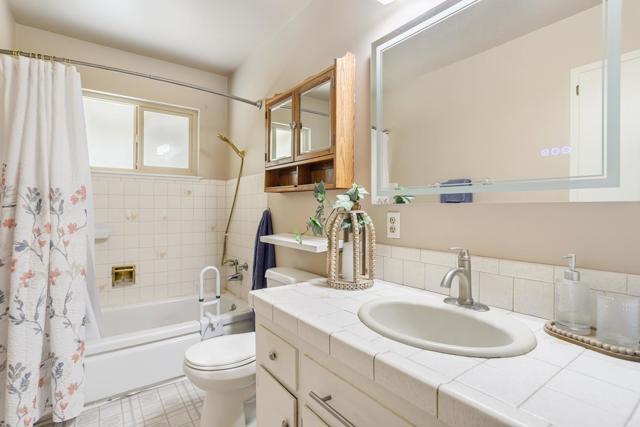 2139 Calabazas Boulevard, Santa Clara CA: https://media.crmls.org/mediaz/e848196b-7196-4b20-8f68-1a5249e9521f.jpg