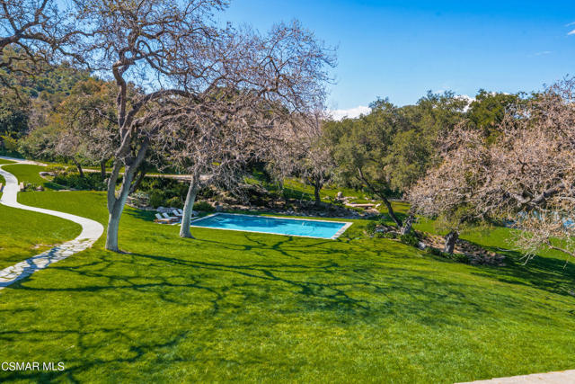 1464 Hidden Valley Road, Thousand Oaks CA: https://media.crmls.org/mediaz/e848c3c1-9604-42f3-8202-71cf0a313fe0.jpg