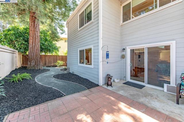 243 Rachael Pl, Pleasanton CA: https://media.crmls.org/mediaz/e84ab0c5-fa92-46a5-8eef-beba8dc593c3.jpg