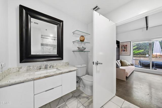 645 W 9th Street, Los Angeles CA: https://media.crmls.org/mediaz/e84ae117-d4b9-4d04-9b08-fc385e25b2ca.jpg