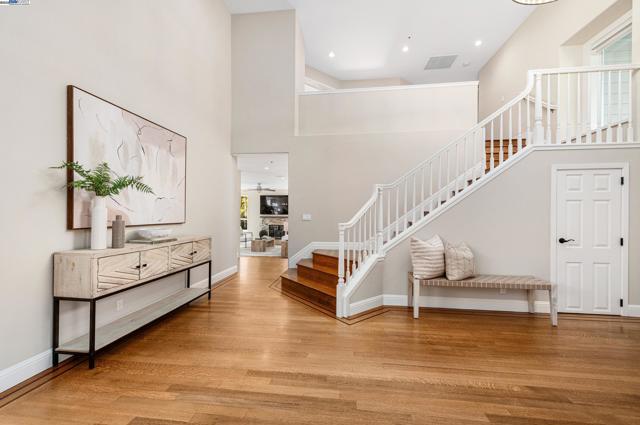 1398 Benedict Ct, Pleasanton CA: https://media.crmls.org/mediaz/e84c6f19-0896-4163-b378-474160a24b0a.jpg