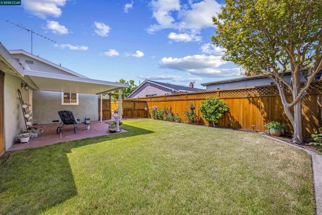 30450 Oakmont Way, Hayward CA: https://media.crmls.org/mediaz/e84c6f35-e515-4cf1-a3e3-9161b32ef220.jpg