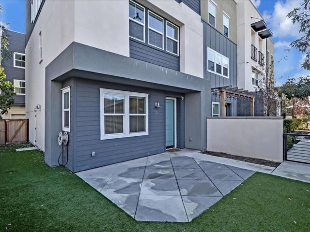 1452 N Harbor Boulevard, Santa Ana CA: https://media.crmls.org/mediaz/e84c6f45-8aa5-438b-99f5-09051bf1cb45.jpg