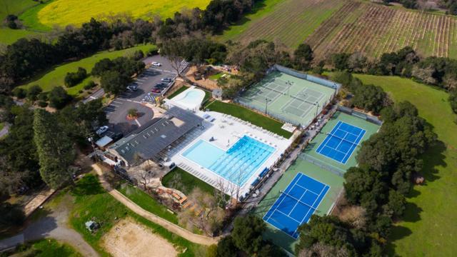 760 La Mesa Drive, Portola Valley CA: https://media.crmls.org/mediaz/e84ceb4e-7b22-4b17-ba24-77b80d86dc6c.jpg
