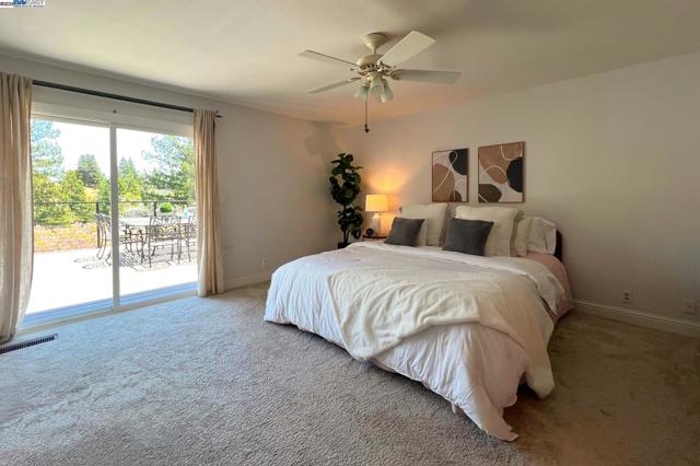 211 Arthur Ct, Danville CA: https://media.crmls.org/mediaz/e84d0e18-bf0f-4116-a7c4-c04f448a9db7.jpg