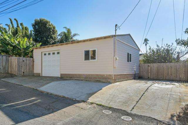 4386 Niagara Ave, San Diego CA: https://media.crmls.org/mediaz/e84d23c5-37fe-46f9-9c51-f172fa0e2ee8.jpg