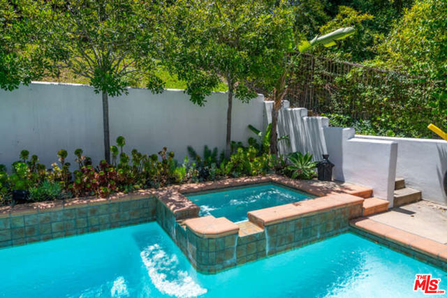 14318 Valley Vista Boulevard, Sherman Oaks CA: https://media.crmls.org/mediaz/e84d2da9-ffe5-43c0-8c98-8cef50ac2846.jpg