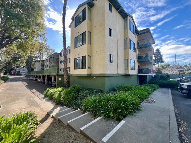 38780 Tyson Lane, Fremont CA: https://media.crmls.org/mediaz/e84d4018-0134-4c2e-8be7-bc3b93c5830b.jpg