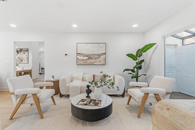 3790 Ruskin Pl, Fremont CA: https://media.crmls.org/mediaz/e84d7fb3-883a-465c-87c5-aefeb6e105b4.jpg