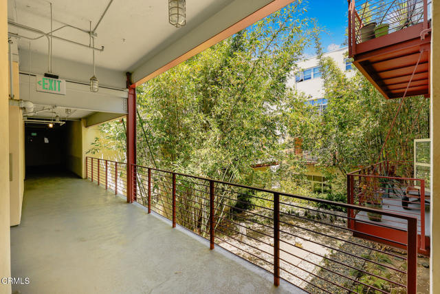 1010 Sycamore Avenue, South Pasadena CA: https://media.crmls.org/mediaz/e84df76a-cdca-44fe-9611-dd9a630063c6.jpg