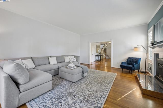 3801 Mohr Ave, Pleasanton CA: https://media.crmls.org/mediaz/e84e00de-d5e7-4a63-9308-b63dd83f5f72.jpg