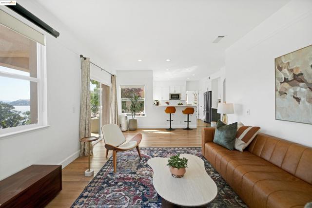 153 Camino Del Sol, Vallejo CA: https://media.crmls.org/mediaz/e84e4bec-15e1-49ba-9cd3-3a6030366261.jpg