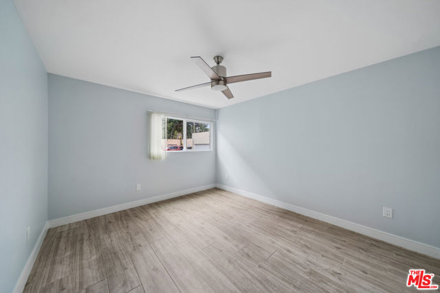 5341 Vantage Avenue, 3 photo 9