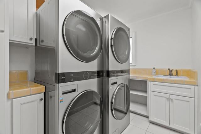 15651 Kennedy Road, Los Gatos CA: https://media.crmls.org/mediaz/e84ed3da-c05c-4173-8bd7-71f5eb768621.jpg