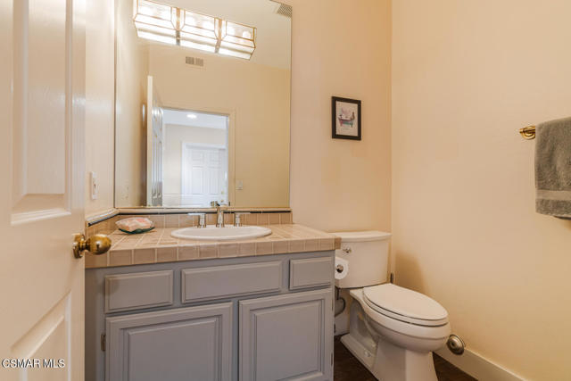 5200 White Oak Avenue, Encino CA: https://media.crmls.org/mediaz/e84f0ad2-5397-4816-b79a-9879abb5a75c.jpg