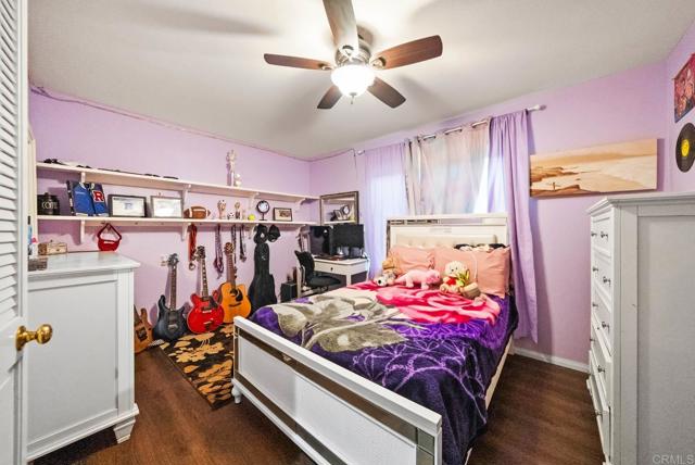 15425 Vista Vicente Dr, San Diego CA: https://media.crmls.org/mediaz/e84f4395-dd9d-48f1-b430-6eadb7554ad6.jpg