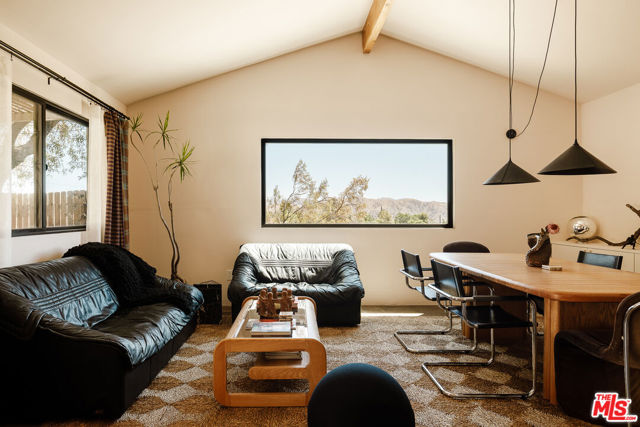 11051 Pinon Avenue, Morongo Valley CA: https://media.crmls.org/mediaz/e84fab1f-1aa5-4eab-aa78-cedecb80c14c.jpg