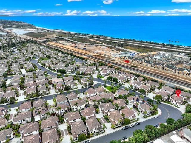 7301 Seafarer Pl, Carlsbad CA: https://media.crmls.org/mediaz/e84faf73-6c70-4d1e-b846-42d0281ca65d.jpg