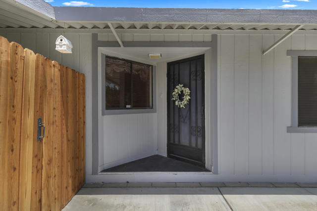 25 Pampas Lane, Palm Desert CA: https://media.crmls.org/mediaz/e84fbe81-552c-49dd-93be-9cfead984430.jpg