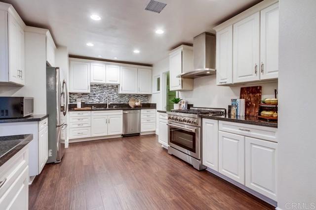1530 Stewart St., Oceanside CA: https://media.crmls.org/mediaz/e84fc6a1-4fdb-411d-a4d1-de945aab008e.jpg