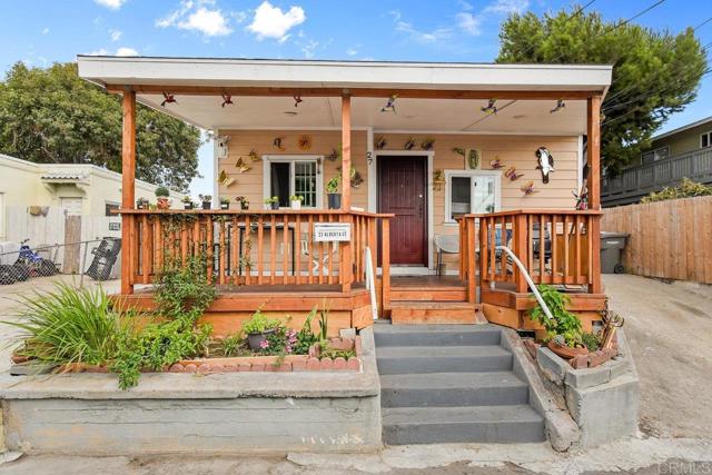 23 27 Alberta Court, San Diego CA: https://media.crmls.org/mediaz/e84fcacd-82a2-485c-a505-7fbe555a4c7a.jpg