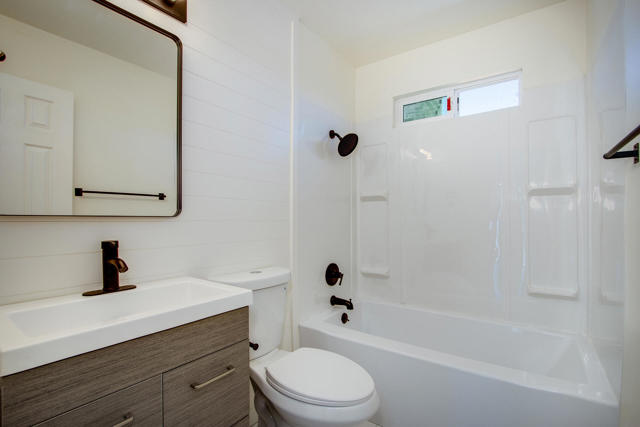 7382 Olympic Road, Joshua Tree CA: https://media.crmls.org/mediaz/e8502e1b-7bce-48c2-8660-536d86ea3bda.jpg