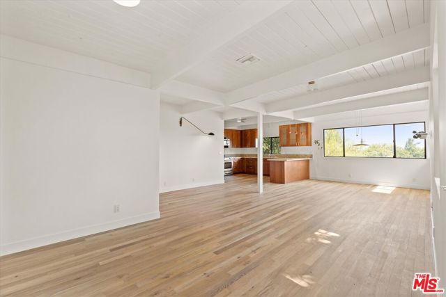 4950 Marmol Drive, Woodland Hills CA: https://media.crmls.org/mediaz/e850a621-659b-45c8-8453-4577b462424c.jpg