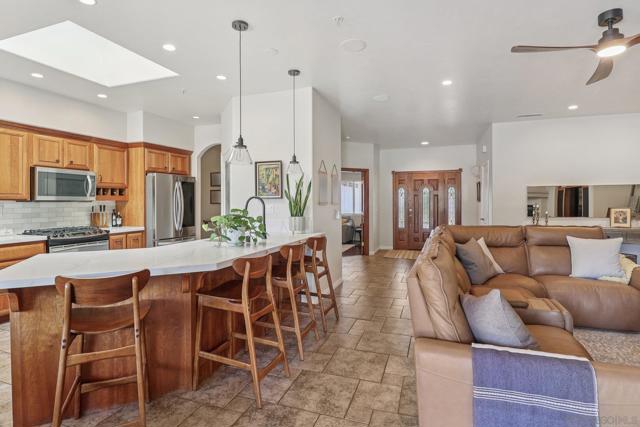 16112 Arena Drive, Ramona CA: https://media.crmls.org/mediaz/e8512a37-5368-4dbc-aafd-64a49ab8d181.jpg