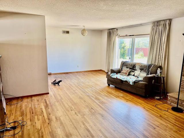 7 Valdez Lane, Watsonville CA: https://media.crmls.org/mediaz/e8514e92-3a5b-40a7-acda-c1a5c165d822.jpg