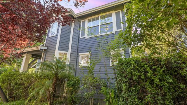 1550 Redwood Court, Mountain View CA: https://media.crmls.org/mediaz/e85192ea-6455-49dc-a441-eecd379042a7.jpg