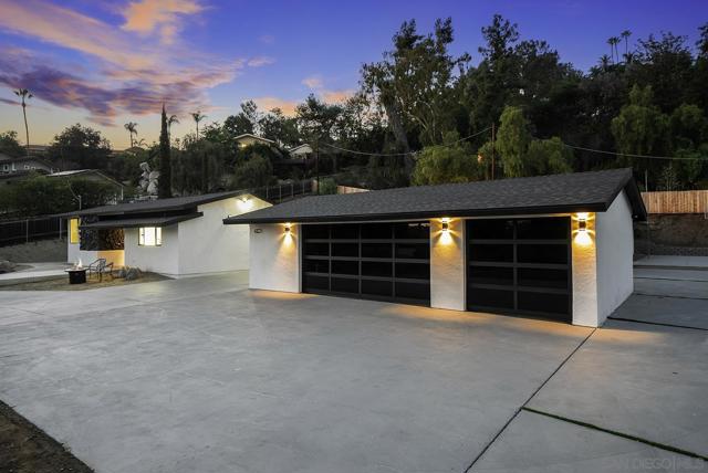 11388 Lorena Ln, El Cajon CA: https://media.crmls.org/mediaz/e8522170-b21d-43bc-a9fd-205d72318919.jpg