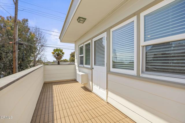 109 Shamrock Drive, Ventura CA: https://media.crmls.org/mediaz/e85268e5-2e82-47e9-baa5-021334502169.jpg