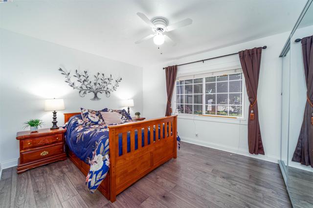 37621 Glenmoor Dr, Fremont CA: https://media.crmls.org/mediaz/e852b98e-46b5-44b1-b318-b49fd728b0a7.jpg