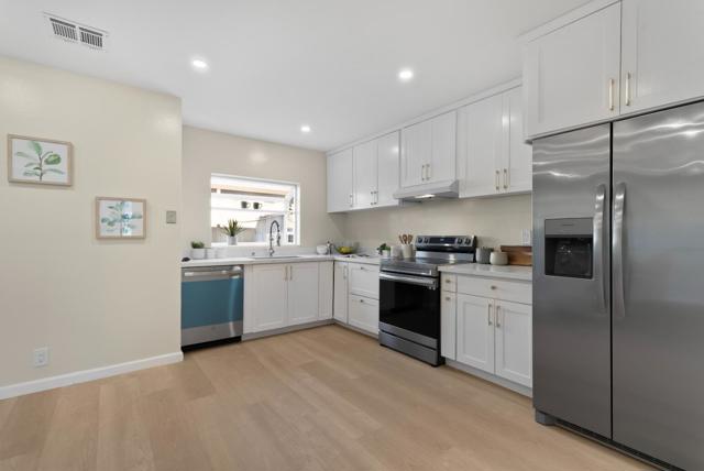 4243 Comet Circle, Union City CA: https://media.crmls.org/mediaz/e85315fd-00c8-4079-a31d-d82f945022f8.jpg