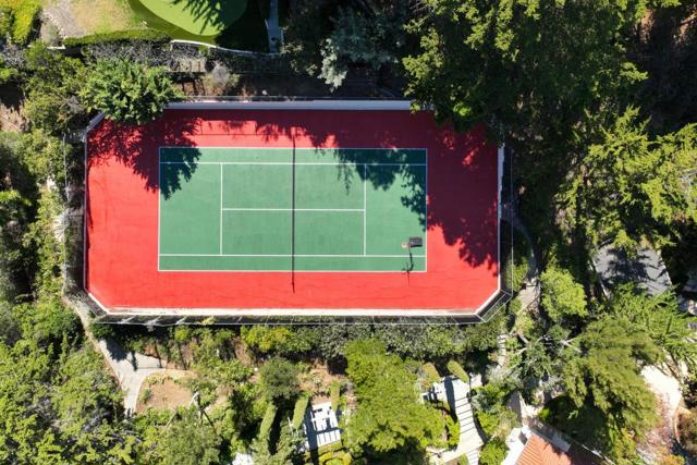 150 New Place Road, Hillsborough CA: https://media.crmls.org/mediaz/e8533669-7be0-409b-a90a-8990bc4d5c0e.jpg