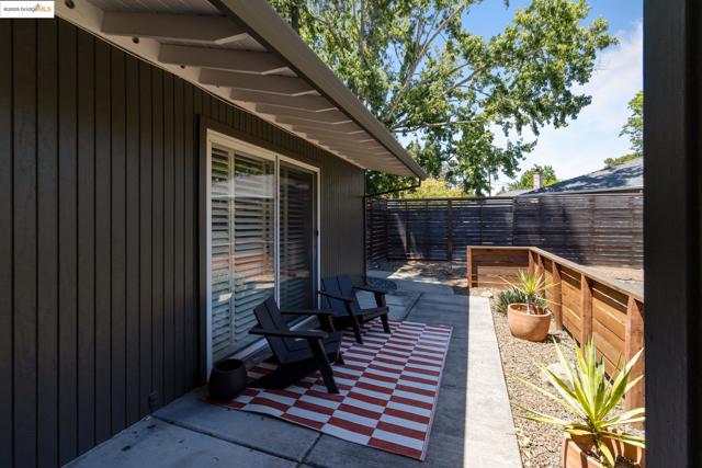 2041 Hidden Valley Dr, Santa Rosa CA: https://media.crmls.org/mediaz/e8535ea0-c71c-4399-bc36-2598d59151ec.jpg